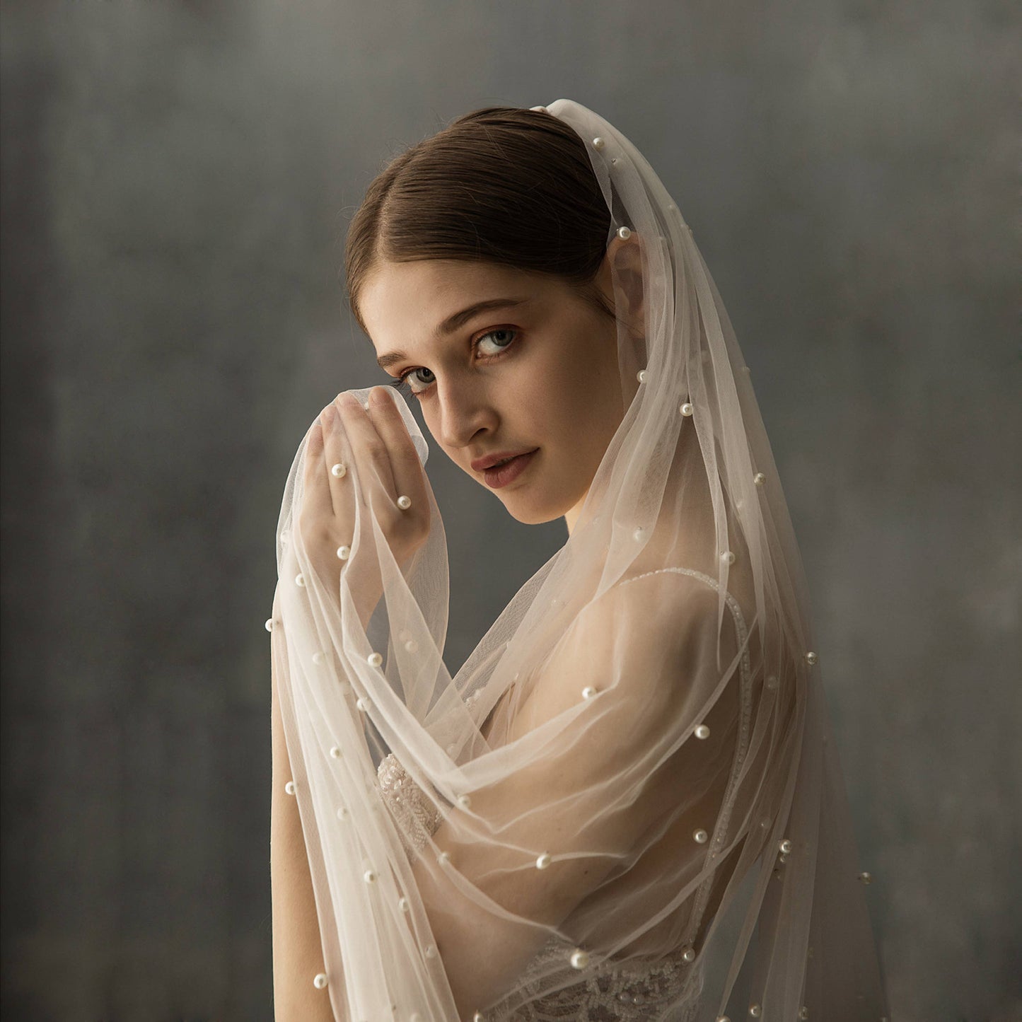 Cici’De Jewelry Amsterdam - Royal long bridal veil with pearls n lace-flowers-Iron it be